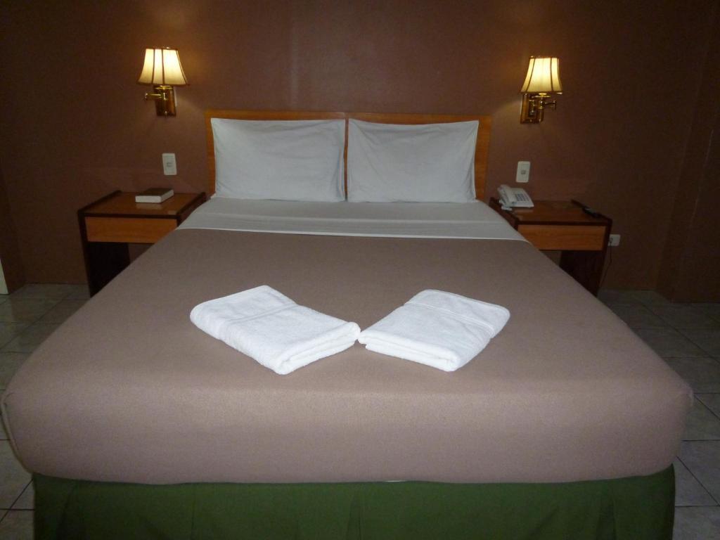Sequoia Inn Davao Номер фото
