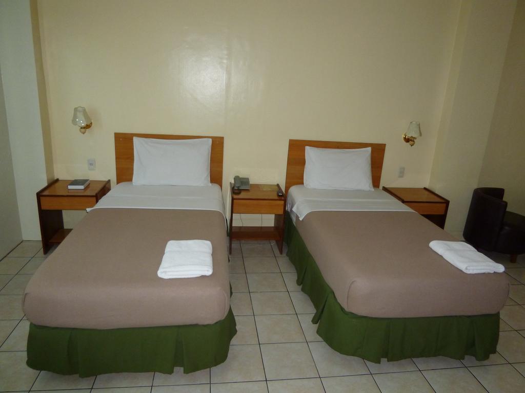 Sequoia Inn Davao Номер фото