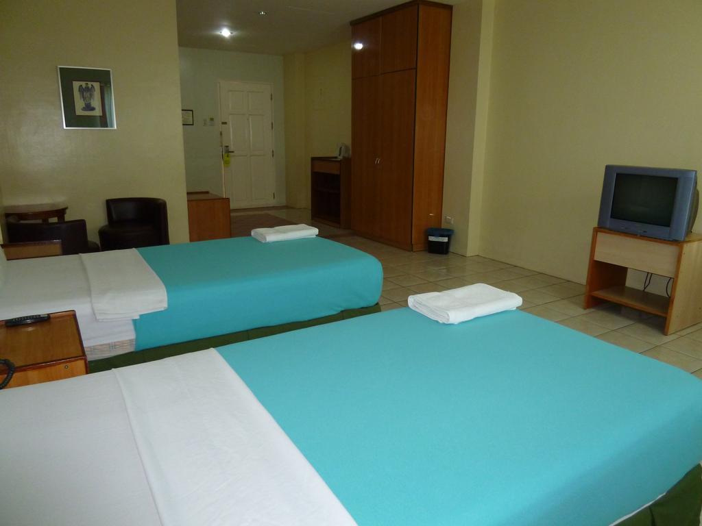 Sequoia Inn Davao Номер фото
