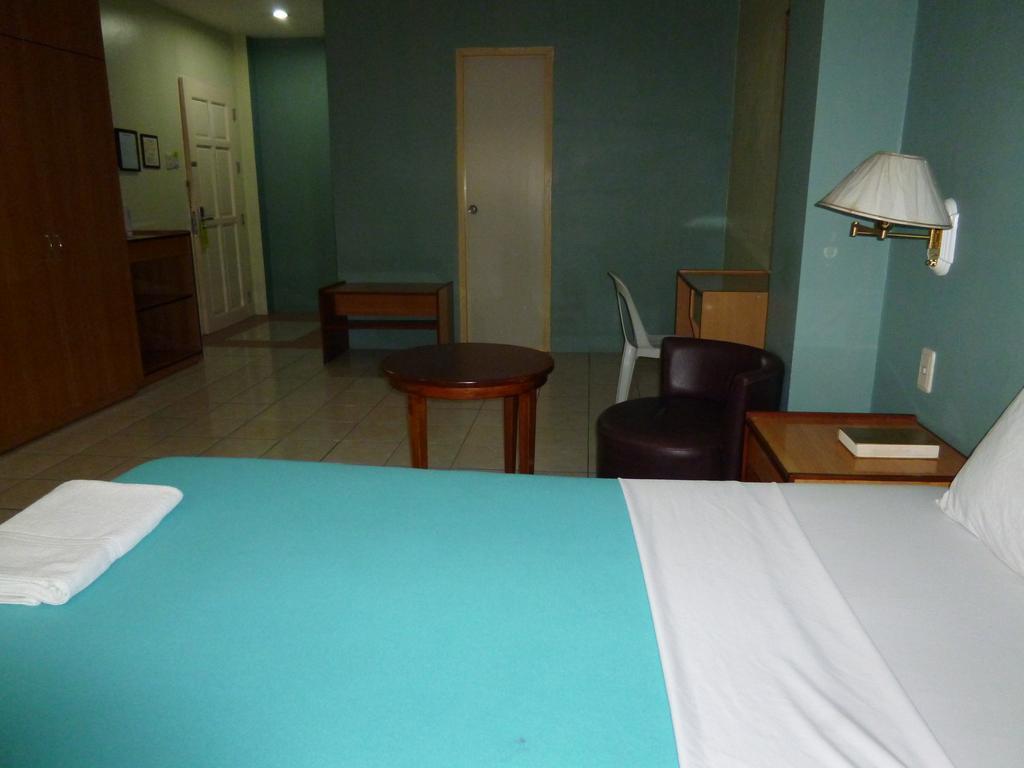Sequoia Inn Davao Номер фото
